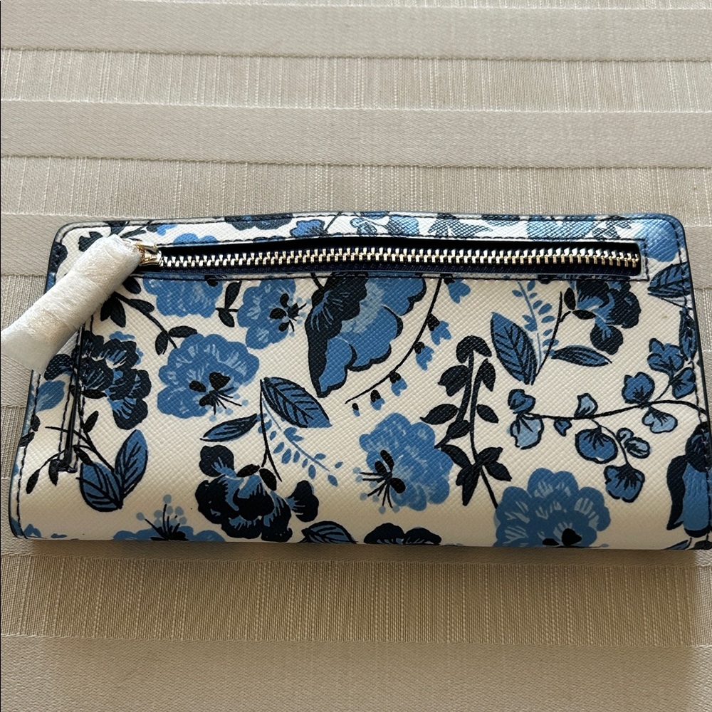 Kate Spade White and Blue Floral Wallet - Picture 2 of 6